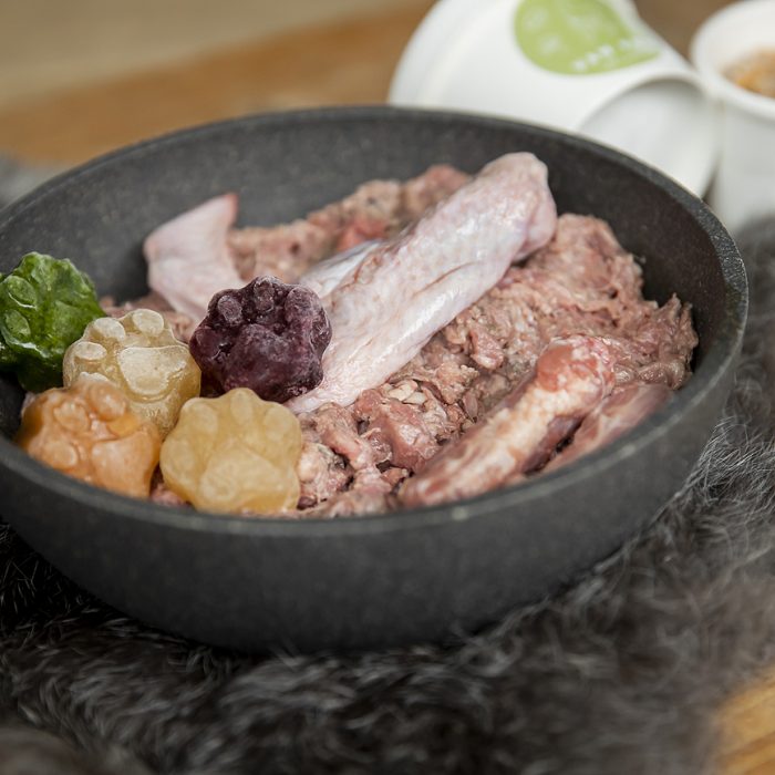 start barf beginnen met barf kvv Ekowolf voedingsdeskundige vers vlees chihuahua windhond saluki ervaring hondenblog hondenblogger kippennekken eendenvleugels