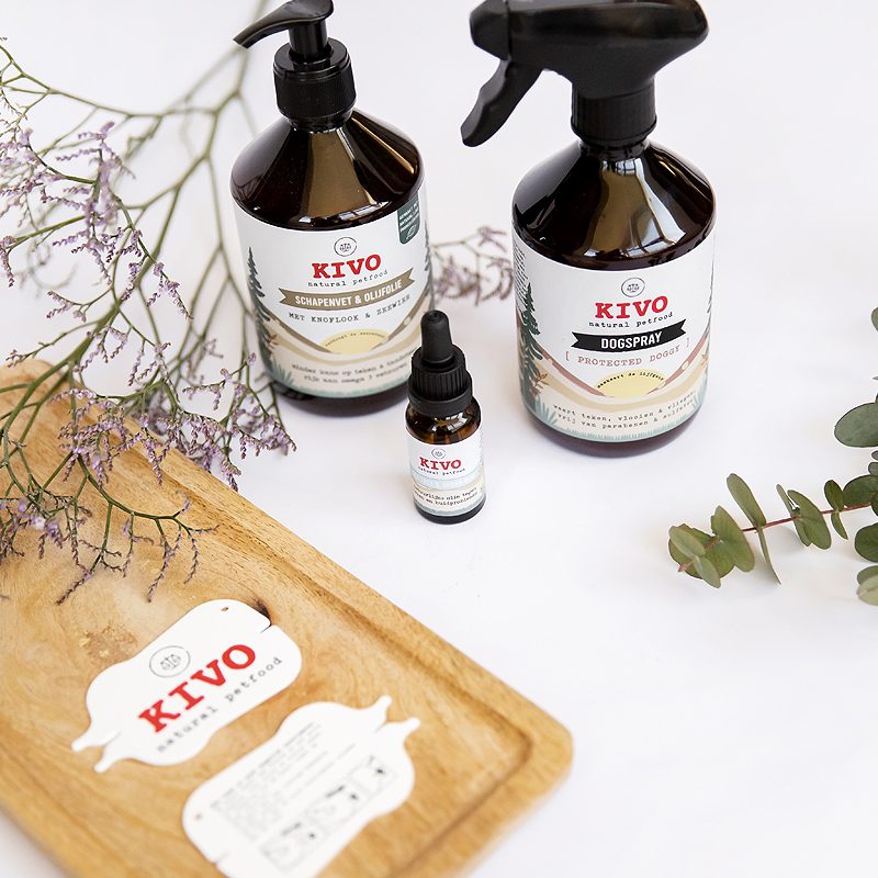 Natuurlijke vlooien en tekenset van KIVO