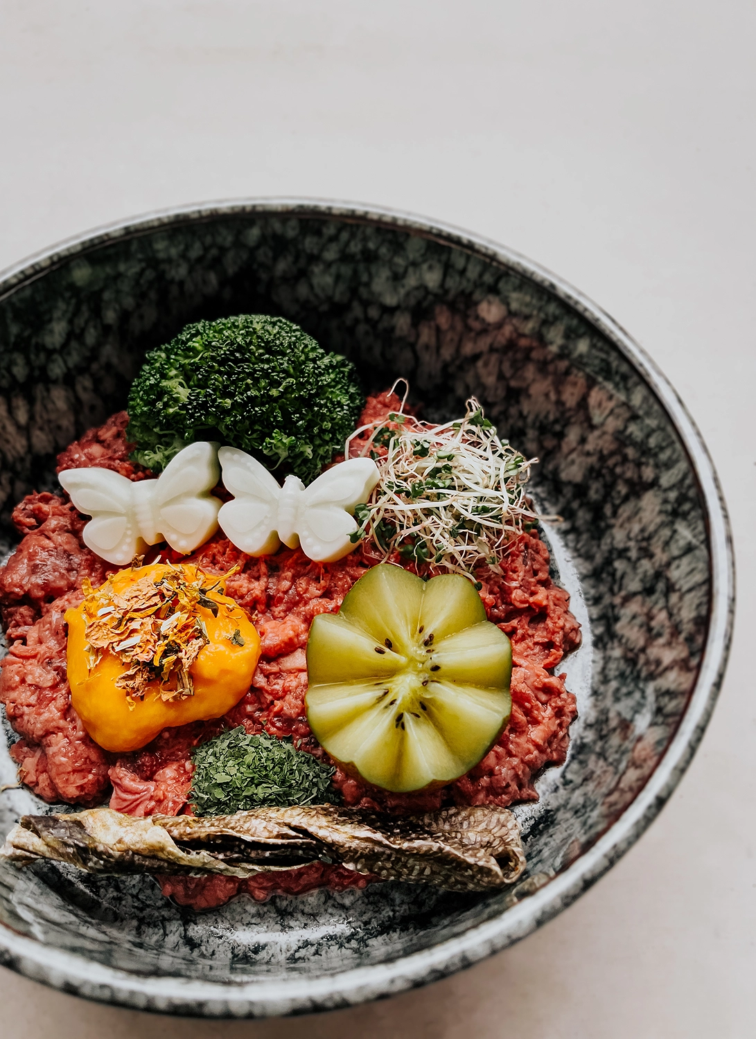 functionele toppings toppers hondenvoer hondenvoeding kvv barf vers vlees tips maaltijd groente fruit kruiden hond gezond toevoegen toevoegingen supplementen welke hondenblog honden blog